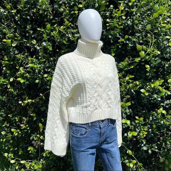 NWT WAYF Sweet Nothings Ivory Cable Turtleneck Crop Sweater - Picture 4 of 12